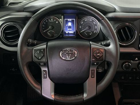 Used 2022 Toyota Tacoma TRD Sport w/ Technology Package AWD/4WD image 16