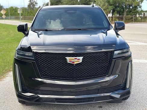 Used 2021 Cadillac Escalade Sport Platinum AWD/4WD image 3