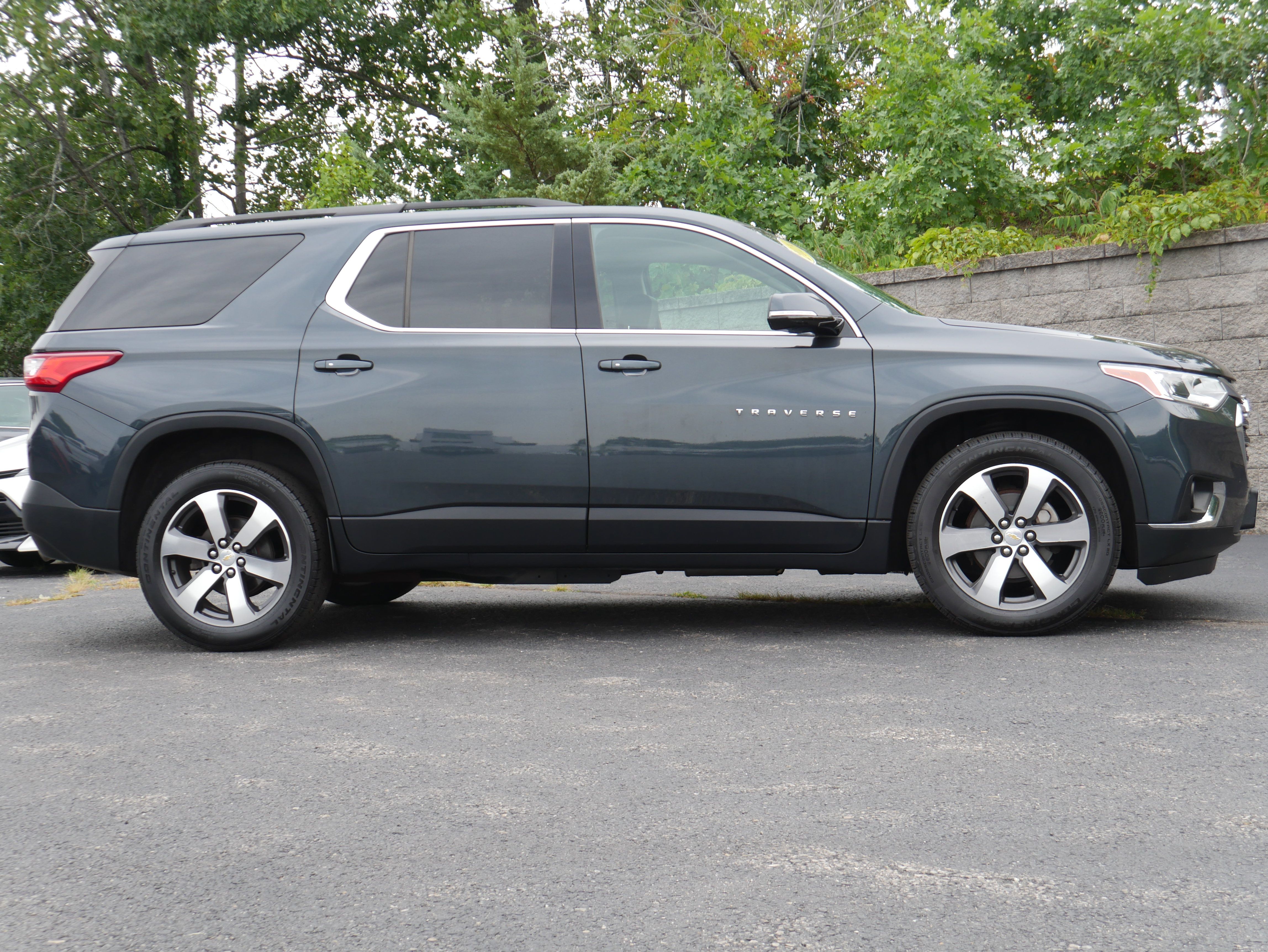 Certified 2019 Chevrolet Traverse LT w/ LT Premium Package AWD/4WD image 10
