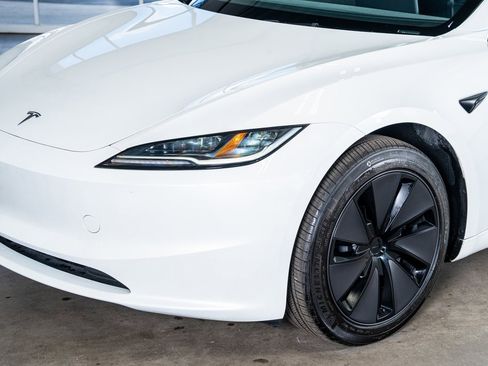 Used 2025 Tesla Model 3 Long Range image 12