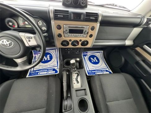 Used 2013 Toyota FJ Cruiser 4WD image 11