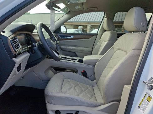Certified 2024 Volkswagen Atlas SE image 14