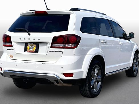 Used 2018 Dodge Journey Crossroad w/ Driver Convenience Group FWD image 2