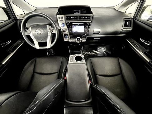 Used 2017 Toyota Prius V Five image 11