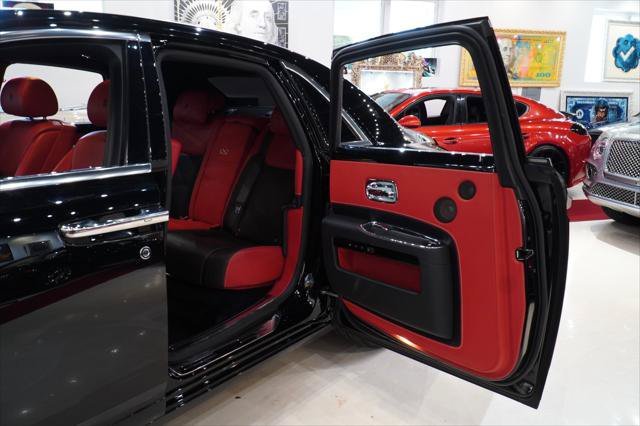 Used 2017 Rolls-Royce Ghost RWD image 17