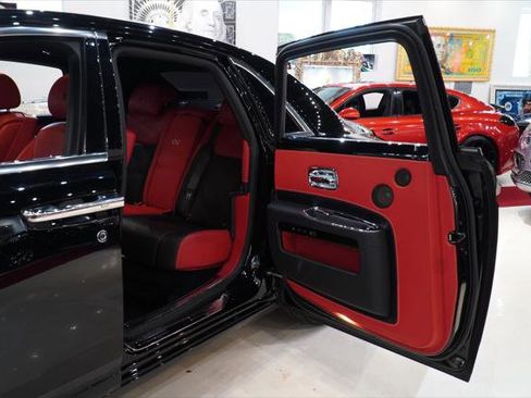 Used 2017 Rolls-Royce Ghost RWD image 17