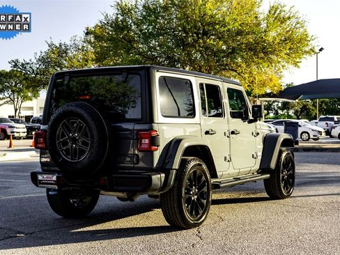 Used 2023 Jeep Wrangler Unlimited Sahara image 5