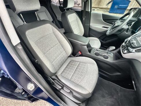 Used 2022 Chevrolet Equinox LS w/ LS Convenience Package image 27