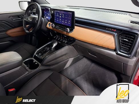 Used 2024 GMC Canyon AT4 image 29