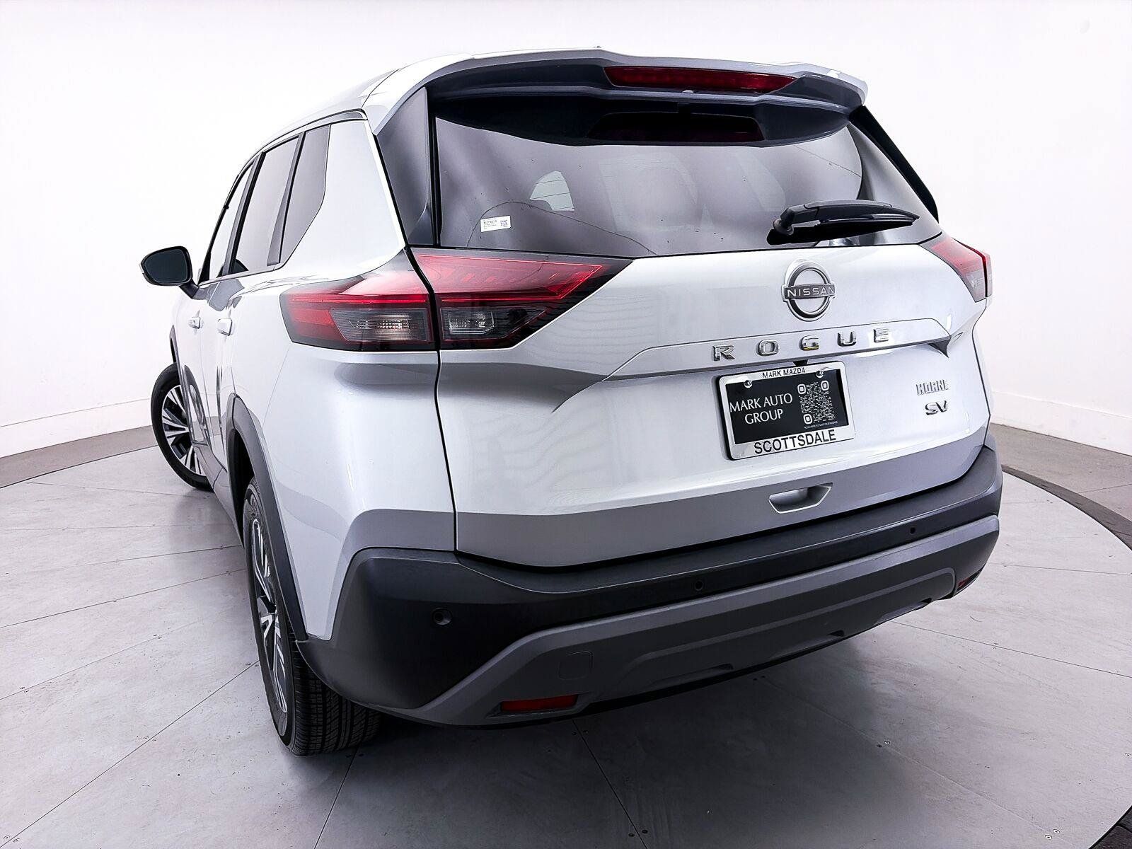 Used 2023 Nissan Rogue SV FWD image 4