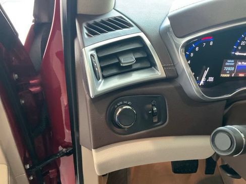 Used 2014 Cadillac SRX Luxury FWD image 7