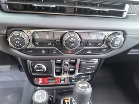 New 2026 Jeep Wrangler Unlimited Rubicon image 19