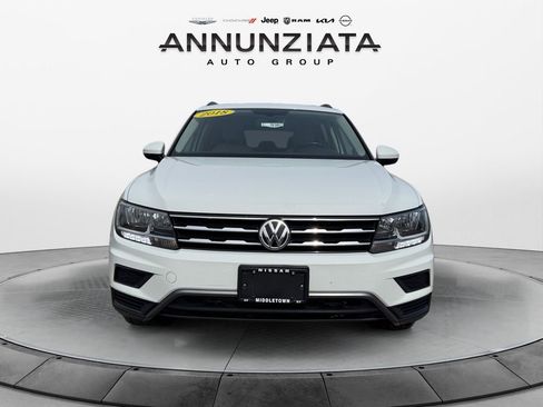 Used 2018 Volkswagen Tiguan SE w/ Panoramic Sunroof Package image 8