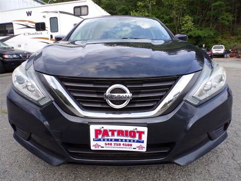 Used 2016 Nissan Altima 2.5 S w/ Power Driver Seat Package FWD image 2