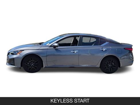 Used 2025 Nissan Altima 2.5 SV w/ SV Special Edition Package FWD image 5