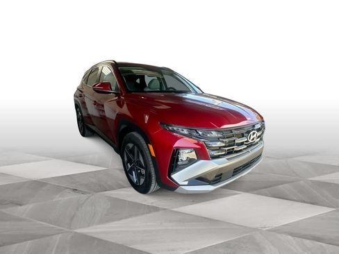Used 2025 Hyundai Tucson SEL FWD image 2