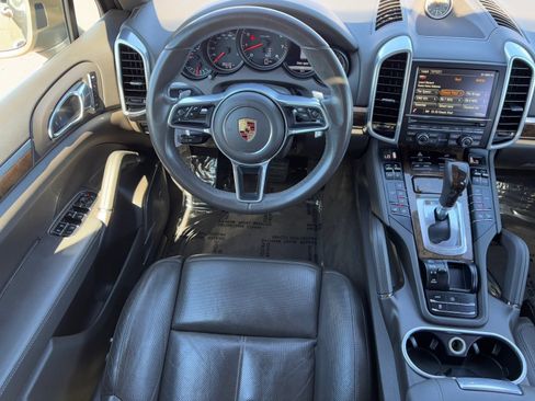 Used 2016 Porsche Cayenne image 13