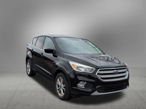 Used 2017 Ford Escape SE image 8
