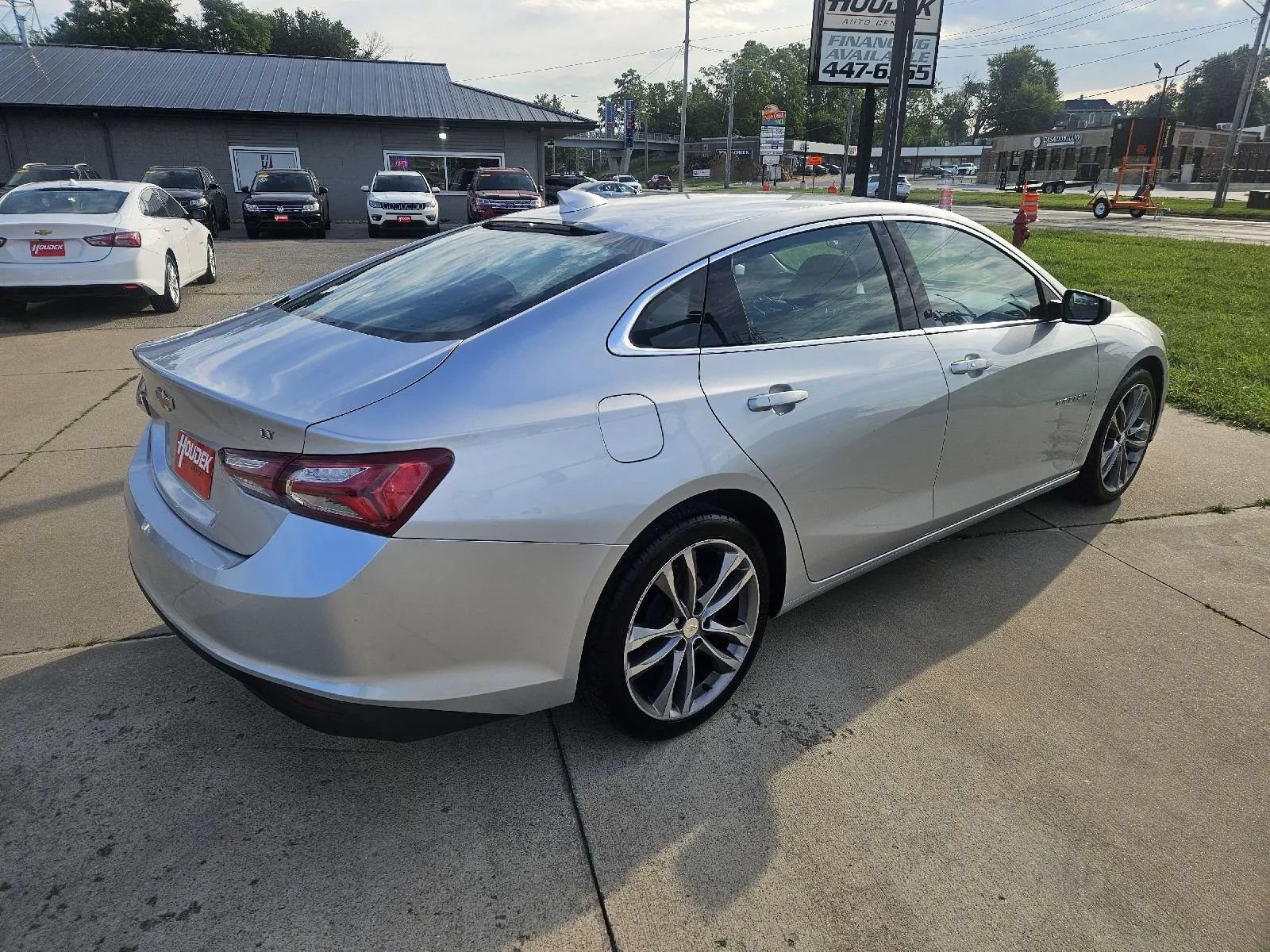 Used 2022 Chevrolet Malibu LT FWD image 6