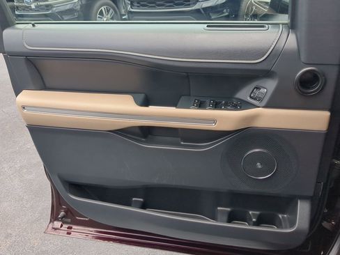 Certified 2024 Ford Expedition Limited image 31