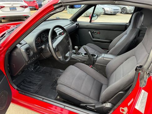 Used 1992 MAZDA MX-5 Miata RWD image 9