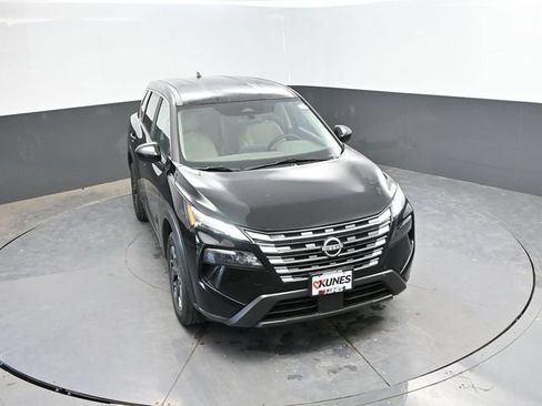 Used 2025 Nissan Rogue SV AWD/4WD image 36