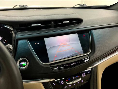 Used 2017 Cadillac XT5 Luxury w/ Driver Awareness Package FWD image 28