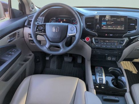 Used 2021 Honda Pilot Touring image 13