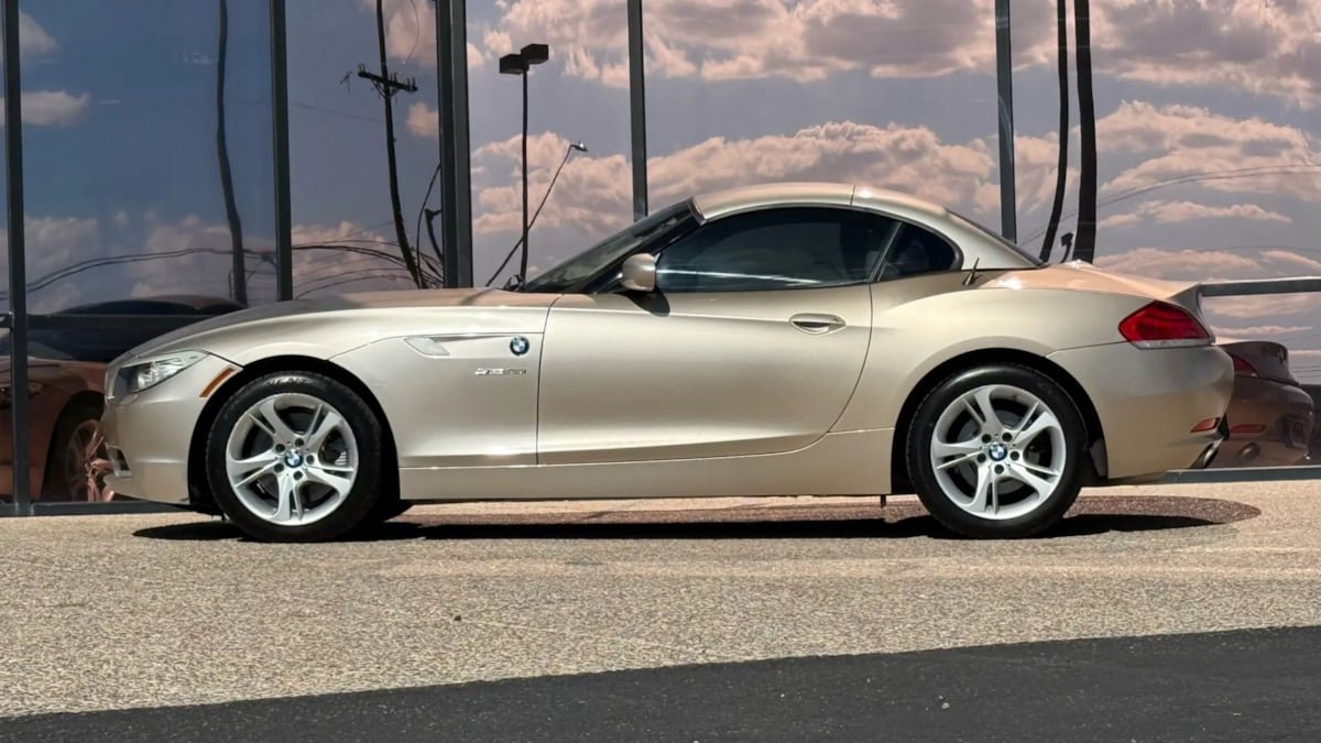 Used 2011 BMW Z4 sDrive35i RWD image 8