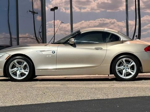Used 2011 BMW Z4 sDrive35i image 8
