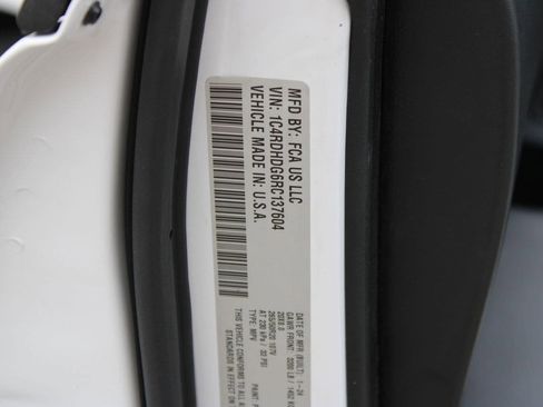 Used 2024 Dodge Durango GT image 32