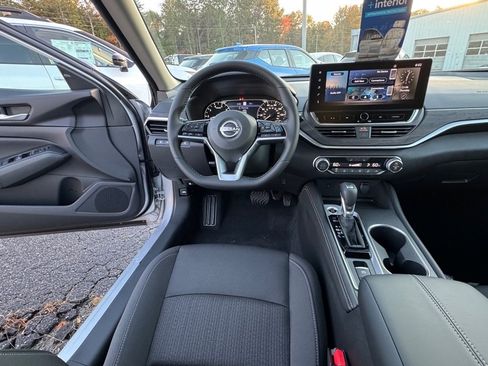 New 2025 Nissan Altima 2.5 SV w/ SV Premium Package image 12