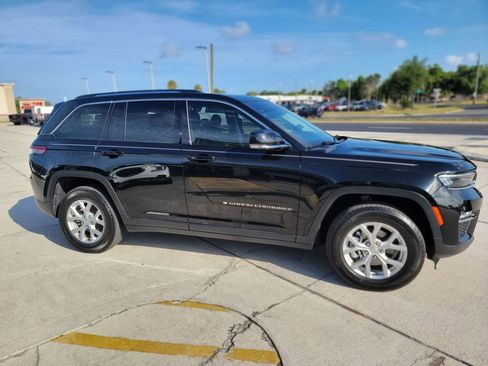 Used 2023 Jeep Grand Cherokee Limited w/ Trailer Tow Prep Group (B) RWD image 6