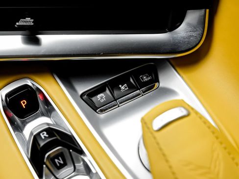 Used 2021 Chevrolet Corvette Stingray Premium Cpe w/ Engine Appearance Package RWD image 35