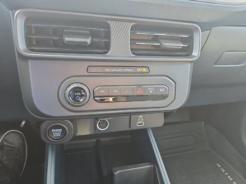Used 2025 Ford Maverick XLT w/ Black Appearance Package AWD/4WD image 21