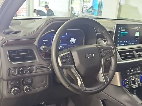 Used 2023 Chevrolet Suburban Z71 w/ Luxury Package AWD/4WD image 22