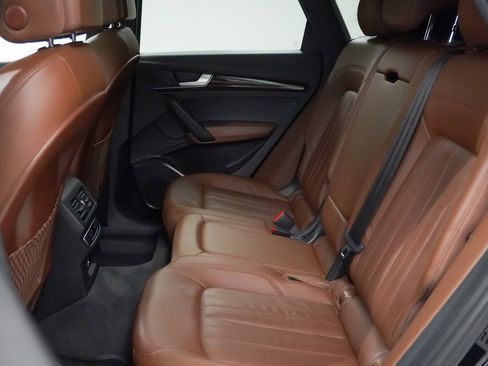 Used 2020 Audi Q5 2.0T Premium w/ Convenience Package image 17