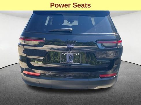 Used 2023 Jeep Grand Cherokee L Limited w/ Black Appearance Package AWD/4WD image 12