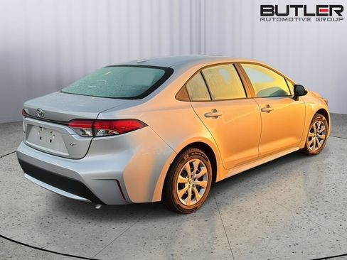 Used 2022 Toyota Corolla LE FWD image 7