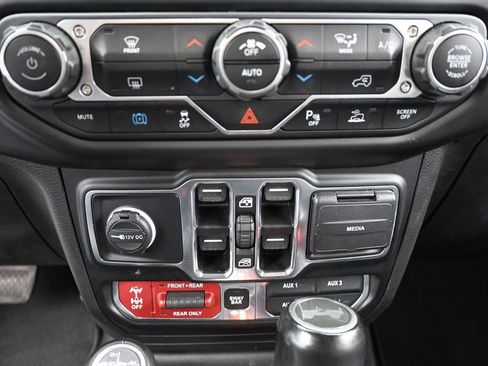 Used 2022 Jeep Wrangler Unlimited Rubicon 4xe w/ Steel Bumper Group image 15