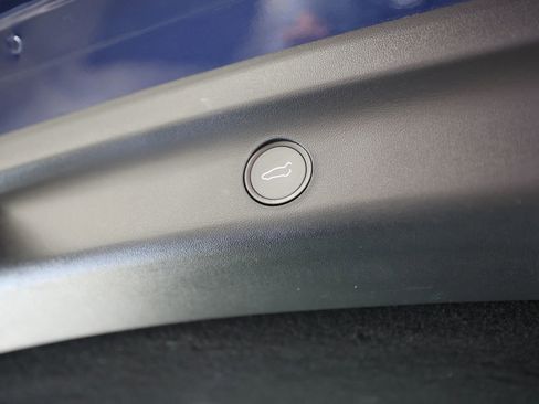 Used 2022 Tesla Model Y Long Range image 44