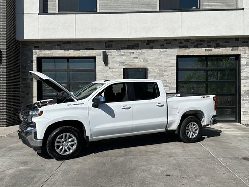 Used 2021 Chevrolet Silverado 1500 LT AWD/4WD image 22
