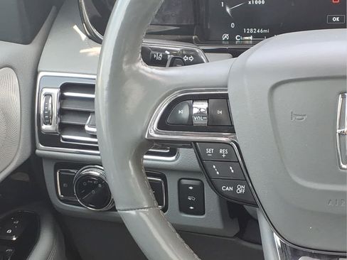 Used 2021 Lincoln Navigator Reserve w/ Luxury Package AWD/4WD image 22