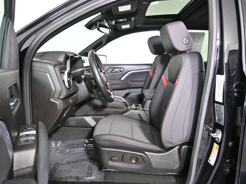 Used 2024 Chevrolet Colorado Z71 w/ Z71 Convenience Package 2 AWD/4WD image 15