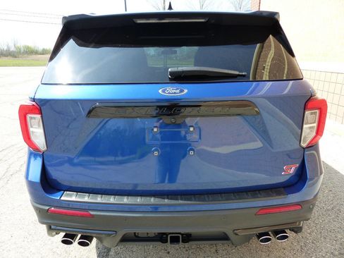 Used 2023 Ford Explorer ST w/ Equipment Group 401A image 9