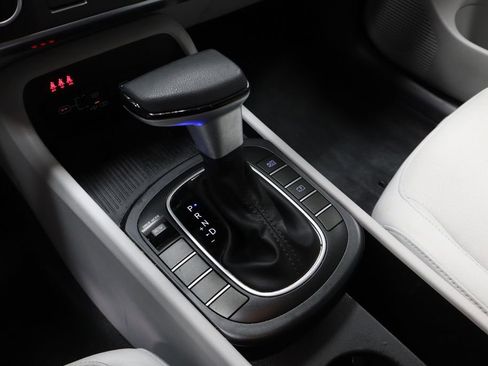 Used 2024 Hyundai Kona SE image 33