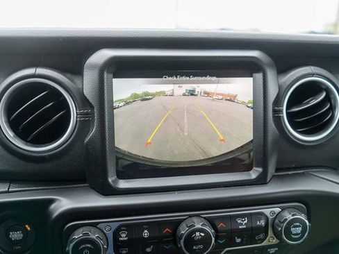 Used 2023 Jeep Wrangler Unlimited Sahara w/ Cold Weather Group AWD/4WD image 23