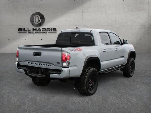 Used 2021 Toyota Tacoma TRD Off-Road w/ Technology Package AWD/4WD image 6