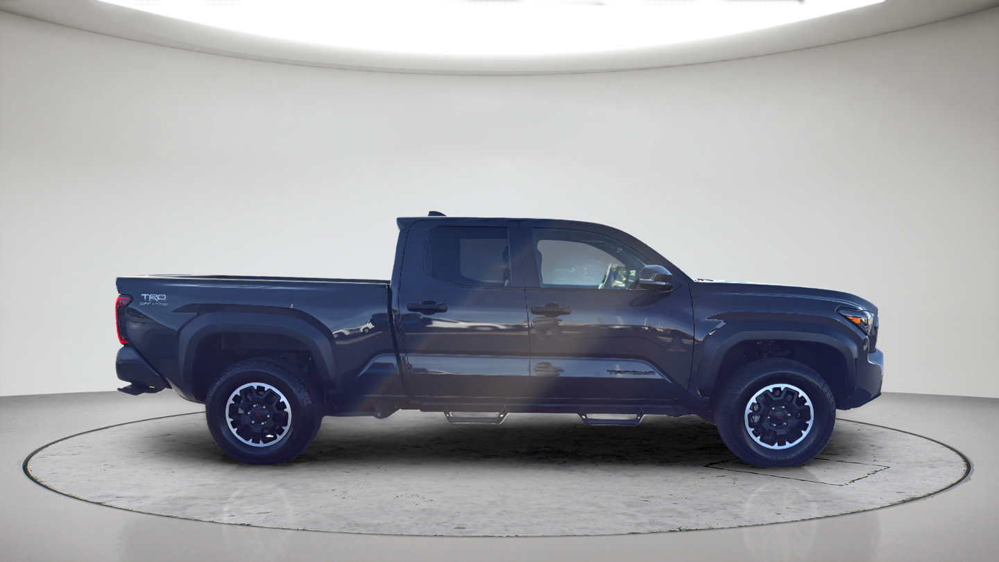 Used 2024 Toyota Tacoma TRD Off-Road w/ TRD Off Road Upgrade Package AWD/4WD image 4
