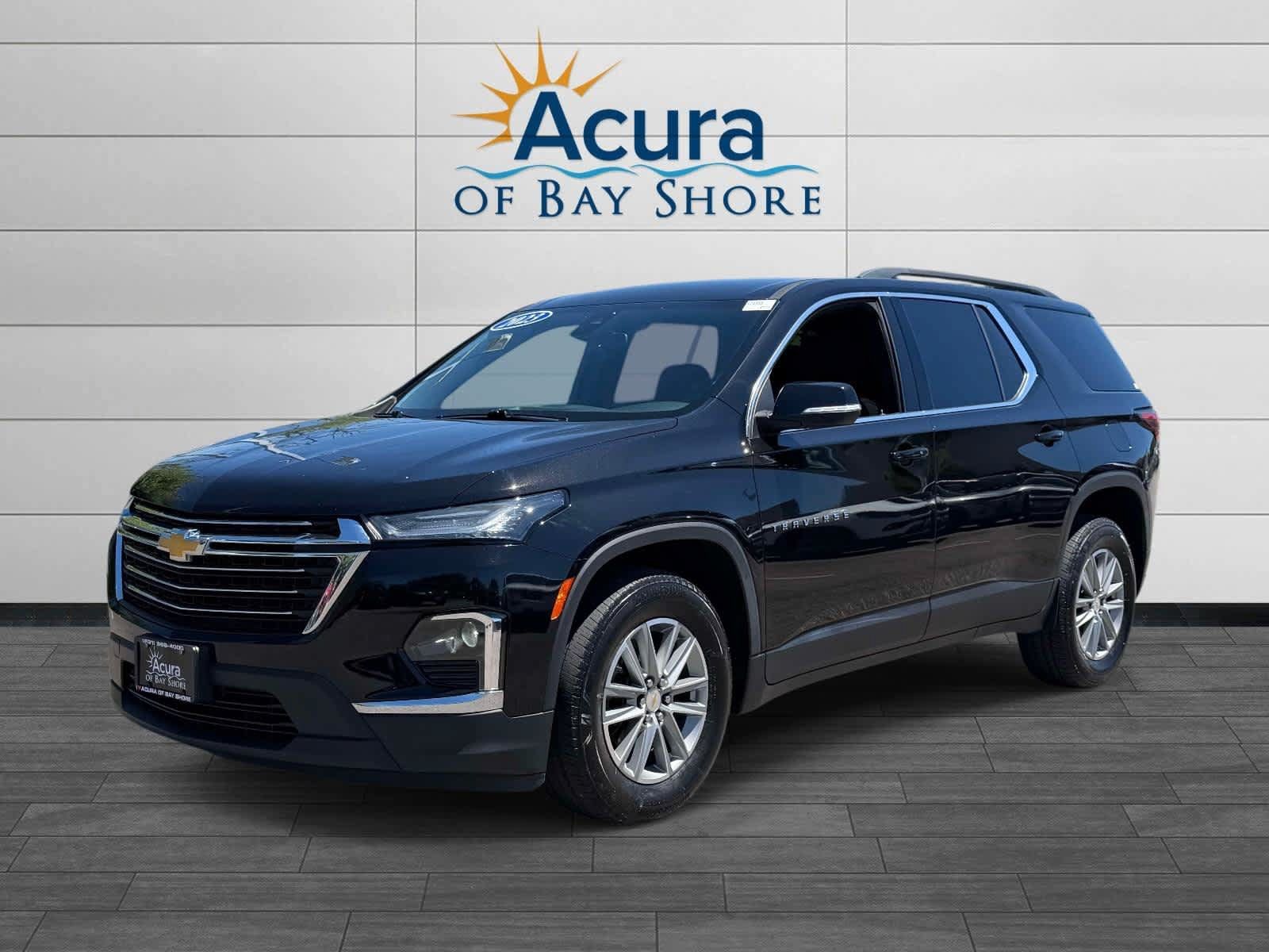 Used 2023 Chevrolet Traverse LT AWD/4WD image 1
